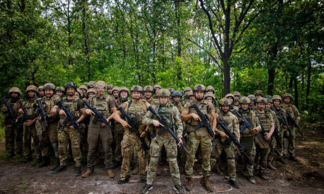 225 окремий штурмовий полк