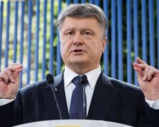"Призывает нарушать приказ": Порошенко отличился странным обращением к украинским военным