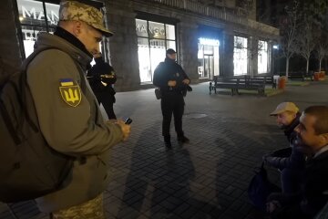 нарушение комендантского часа