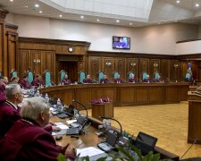Блогер Сергей Корнак: Конституционный и Верховный суды обходятся в 3,5 миллиарда в год