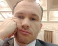 "Боже, когда это все кончится": министр Малюська показал украинцам, как трудится в выходной день