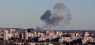 Киев, ракетный удар, дым, обстрел