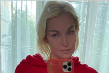 Эпатажная Волочкова в неприличном мини и мехах объявила о своей свадьбе: фото невесты