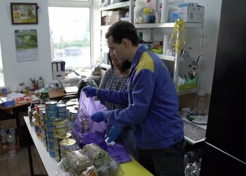 Гуманитарная помощь для пенсионеров в Днепропетровской области