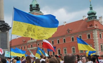 Поляку пригрозили сжечь дом за то, что приютил украинцев и повесил флаг: "Имеет 24 часа"