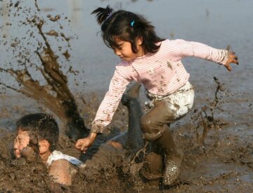 дети, грязь, лужа, игра