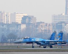 Військову авіацію підняли над Одесою: фото і подробиці