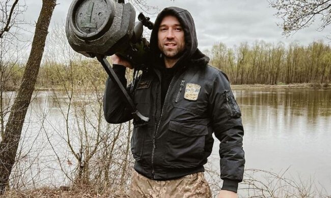 Дружина "Холостяка" Михайлюка показала красуню доньку від зіркового чоловіка, який пішов на фронт: "Цей погляд..."