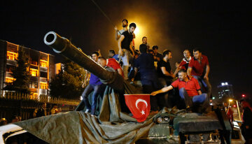 Попытка госпереворота в Турции привела к гибели двухсот людей