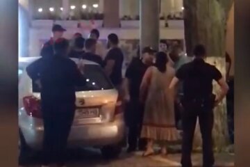 Ромы устроили погром в Одессе, слышна стрельба: видео проходящего слили в сеть