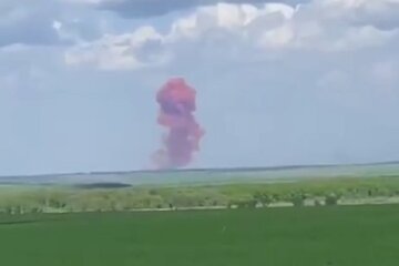 Взрыв на Харьковщине, в небе заметили столб красного дыма: выяснилось, надо ли паниковать