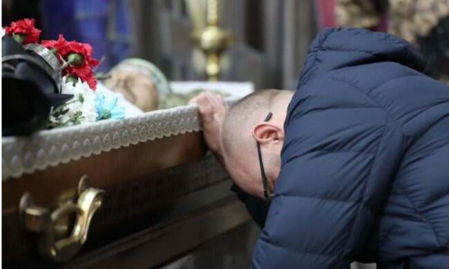"У нього руки були від Бога": в останню путь провели українського Героя, фото