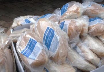 Безкоштовні продукти для ВПО та пенсіонерів у Полтаві