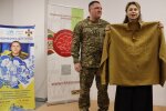Бронею відтепер назвав сорочку Олександр Півненко:  у Національній бібліотеці для дітей створили особливу вишиванку для Героя