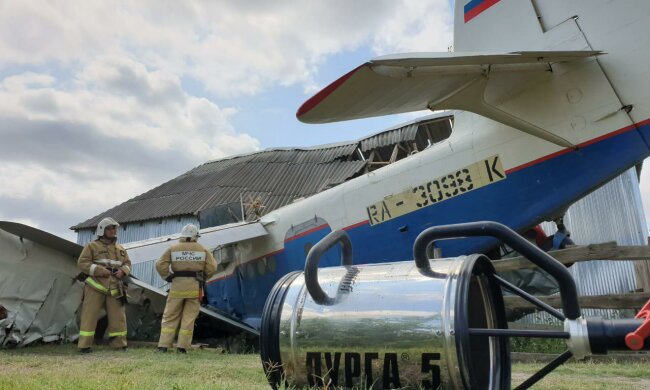Самолет рухнул на жилой дом в РФ: причина ЧП поражает, появились страшные кадры