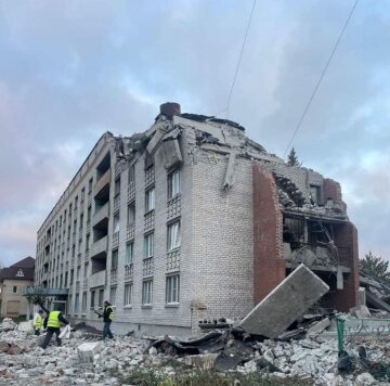 Россияне ударили ракетами по общежитию в Славянске