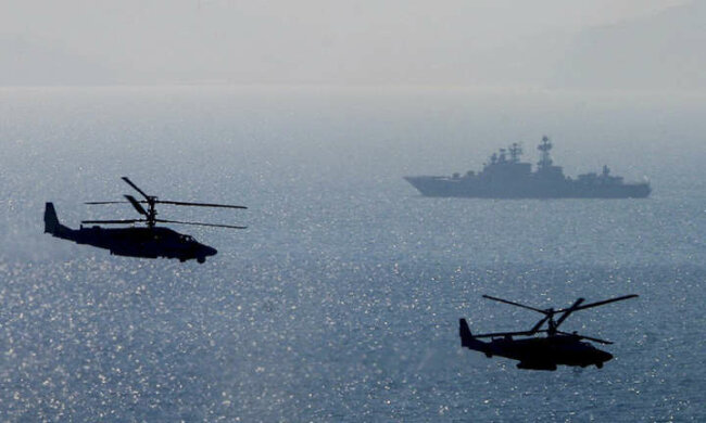 море вертолет корабль