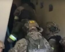 НП в Харкові, рятувальники кинулися на пошуки вибухівки: деталі і кадри з місця