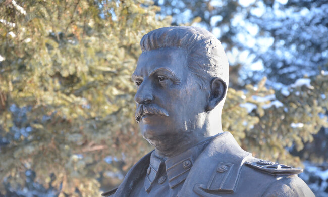 Сталин, памятник