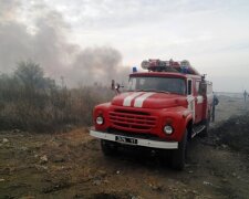 Дніпровське звалище два дні не дає спокою пожежним (фото)