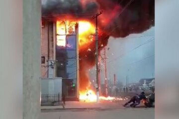 "По-перше, це красиво": на росії спалахнула масштабна пожежа посеред ТРЦ