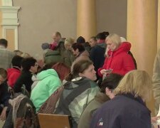 Безкоштовні продукти для ВПО та пенсіонерів у Харкові