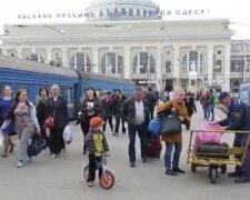 Туристы заполонили Одессу, в ОГА паникуют: "полицейские не успевают штрафовать"