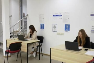 Денежная помощь для ВПЛ и пенсионеров в Днепропетровской области