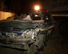 ДТП на Прикарпатті: фура збила поліцейського (фото)
