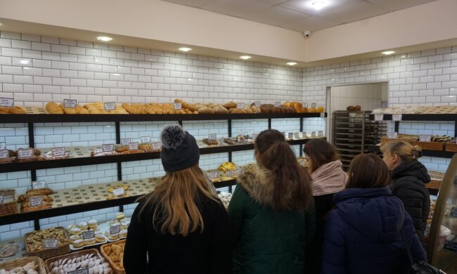 "Хліб по сто гривень": оголошено про нові правила покупок у магазинах і аптеках у Києві