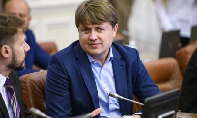 Подвійні стандарти Геруса: за імпорт електроенергії з Росії, але проти її поставок з ЄС через бурштинський енергоострів