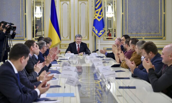 порошенко аплодисменты порошенко оплески