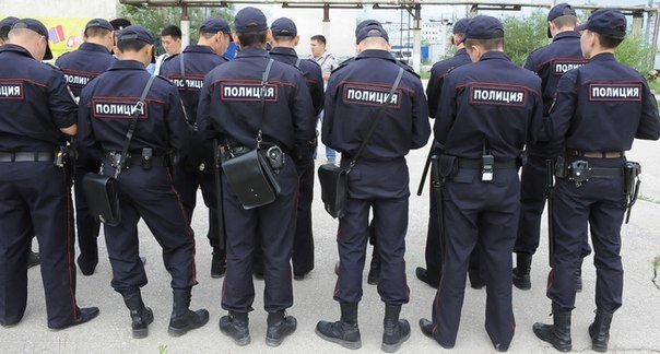 Станцию московского метро оцепили из-за женщины с головой ребенка в руках (видео)