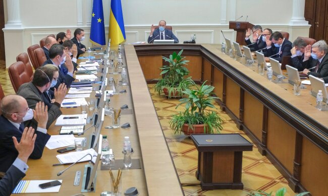 У Кабміні вирішили вжити заходів через призов школярів до армії: "потрібно підготуватися до..."