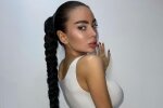 Украинская Кардашьян на четвереньках спустила штаны и выпятила "булочки": "Сзади пристроился…"