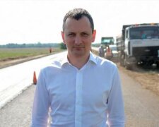 Советник премьера Юрий Голик раскрыл детали о большом строительстве школ, детсадов и стадионов