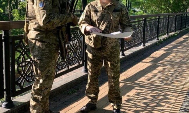 Силовики в центре Киева, предупреждают об ограничениях: что ищут и кого проверяют