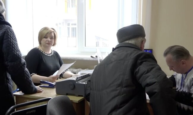 Гуманітарна допомога для ВПО чи пенсіонерів у Києві