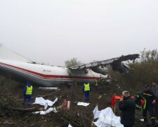 Авіакатастрофа Ан-12: українці попрощалися з героями, кадри прощання