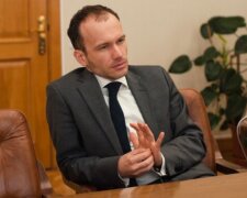 Міністр Малюська захищає "чорних" реєстраторів і "єнакіївських" - співвласник ринку "Столичний"