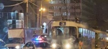В Харькове полицейский автомобиль столкнулся с трамваем, фото: "не успел затормозить"
