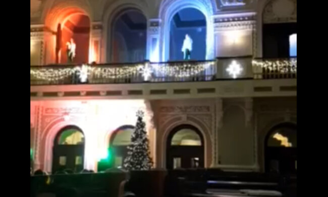 Корпоратив НБУ перетворився на шоу для дорослих, гаряче відео облетіло мережу: "Бенкет під час чуми"