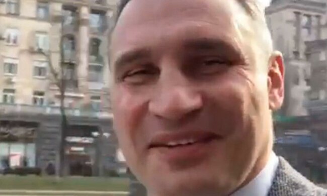 Кличко засвітив "копійчану" зарплату за серпень: "перед виборами ближче до народу"