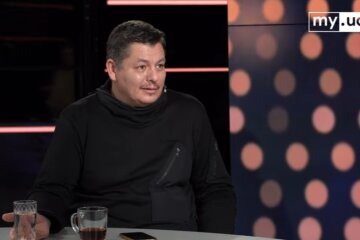 Мы садимся играть в шахматы, а оппонент достает дубину и по голове шарашит, - политэмигрант о России