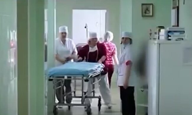 Масове отруєння в дитячому садку: малюків забрала швидка, перші деталі