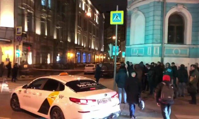 Во время расстрела в центре Москвы люди ели и смеялись: много жертв, видео
