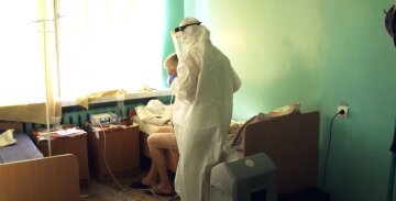 "А іншим як?": врятовані від вірусу пацієнти розікрали апаратуру в українській лікарні