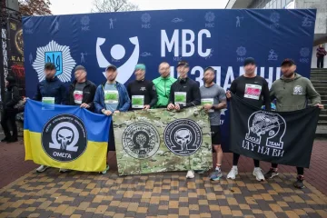 42 кілометри за 2 години і 50 хвилин: спецпризначенці "Омеги" потужно пробігли "Марафон незламності"
