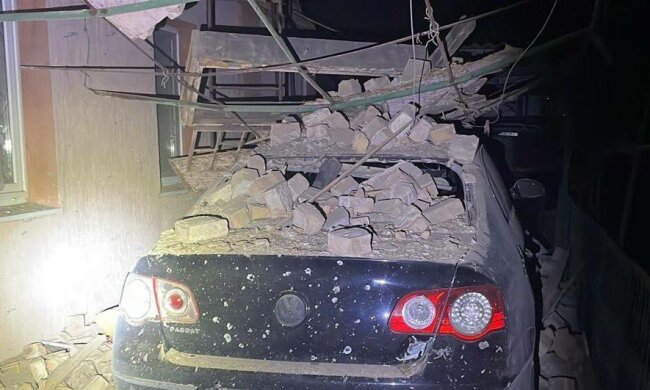 Новий смертельний обстріл, зачепило будинки та гуртожиток: подробиці та кадри з місця