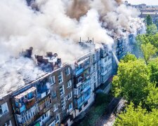 Раскрыты детали масштабного пожара в Новой Каховке, свежие кадры: "Соседи выбили двери и увидели..."